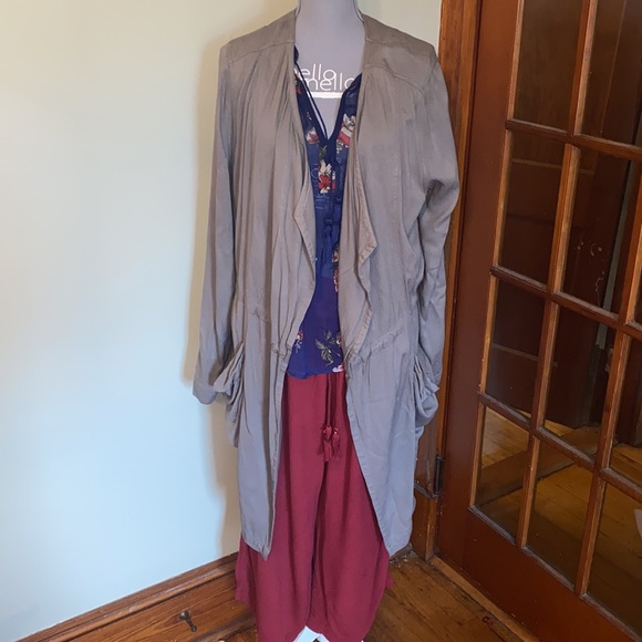 🌈Miami brand Light weight asymmetrical coat 🌈 - Picture 7 of 9